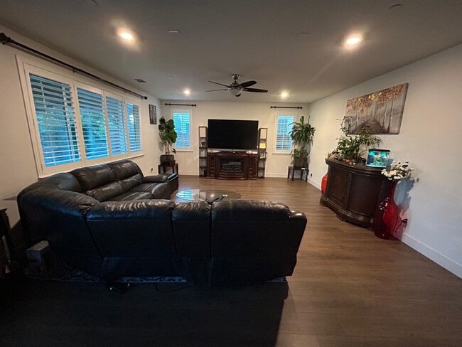 Building Photo - 456 St Jorge Ave