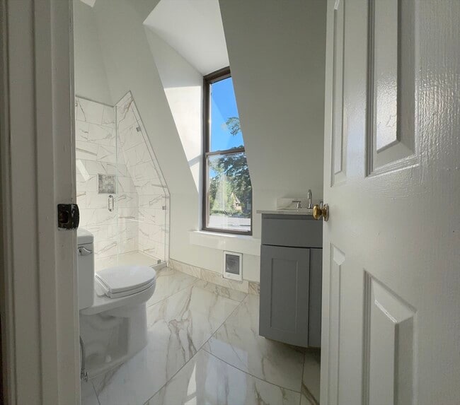 Building Photo - 29 Forest St