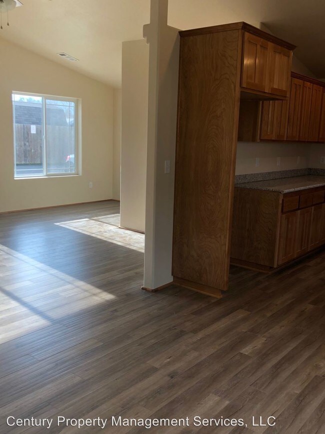 Building Photo - 3 br, 2 bath House - 1802 Aster Street