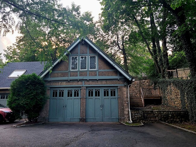 Building Photo - 29 Highland Ave