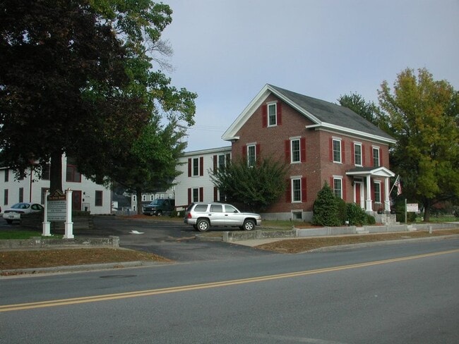 Building Photo - 314 S Main St