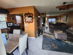 Building Photo - 113 Mansfield C