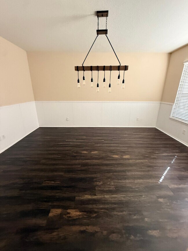 Foto del edificio - 1729 Trillium Blvd