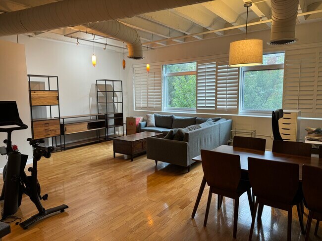 Building Photo - 805 Peachtree St NE