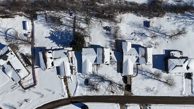 Foto del edificio - Spacious 5-Bedroom Family Home