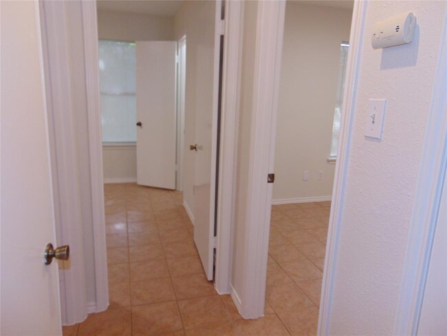 Building Photo - 9711 Curlew Dr
