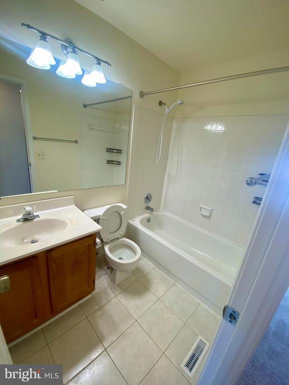 Foto del edificio - 10604 Greta Lynn Ct