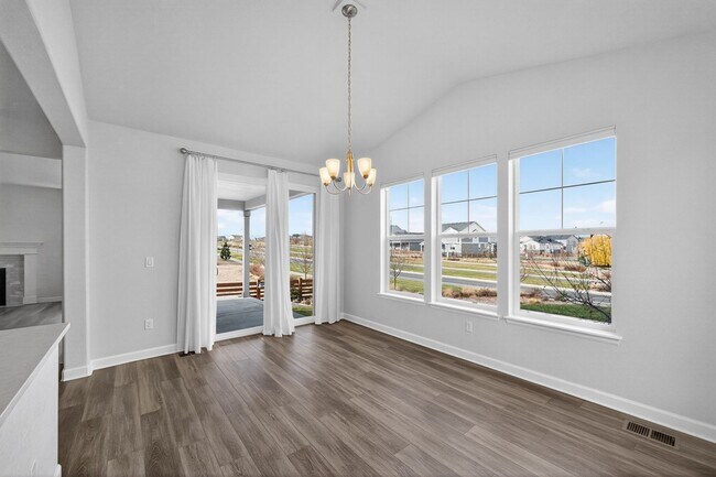 Foto del edificio - 590 Pikes View Dr