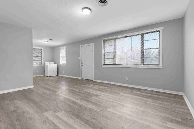 Building Photo - 3109 W 17th St