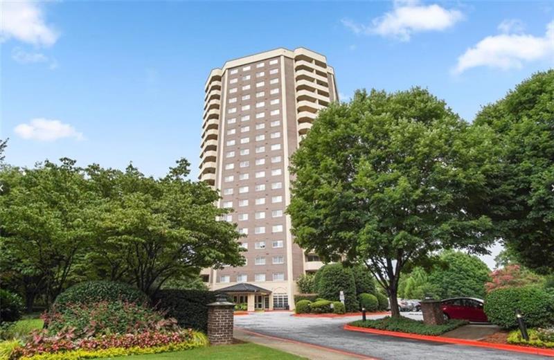 Foto principal - 1501 Clairmont Rd