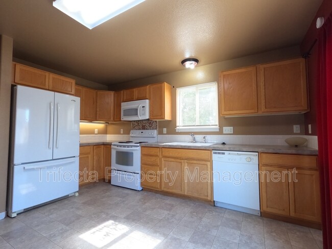 Building Photo - 3627 Glenbarr Ct