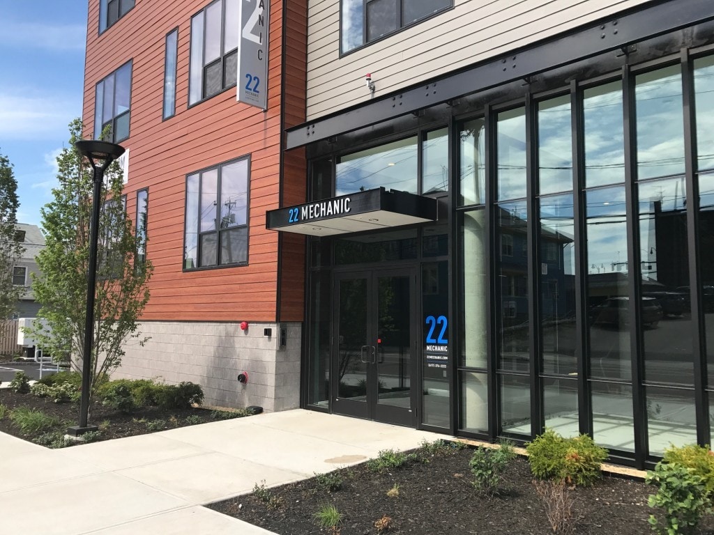 Front Entry - 22 Mechanic