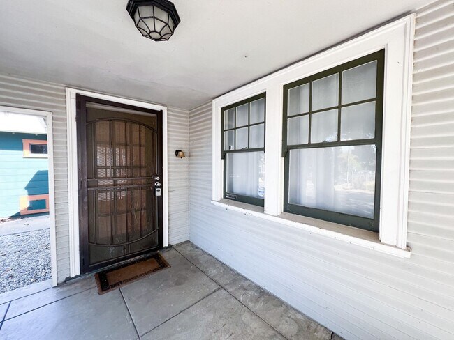 Building Photo - 3 Bed, 2 Bath East Sacramto Area Home