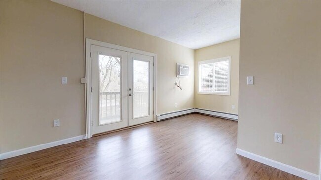 Building Photo - 35 Tappan St