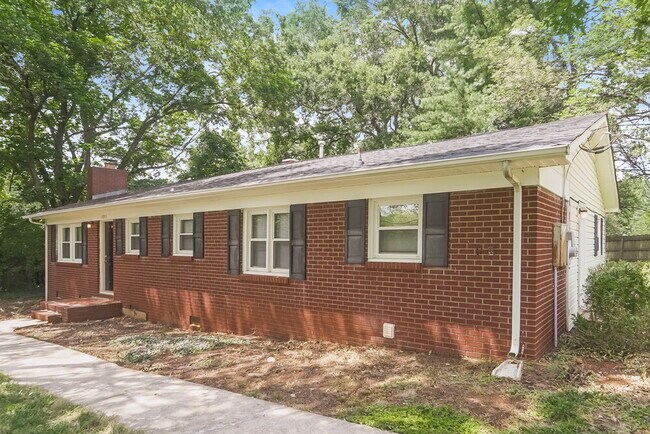 Foto del edificio - 10915 Brief Rd