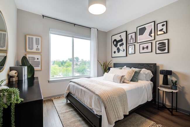 Vista Fairfax Corner apartments — community photo - Vista Fairfax Corner