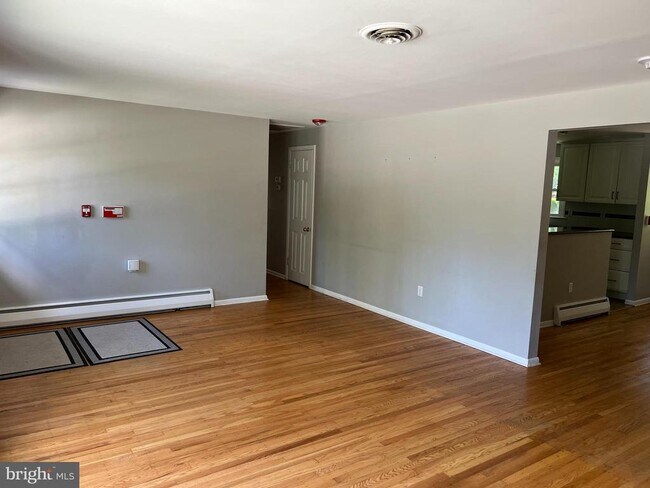 Foto del edificio - 319 Meetinghouse Ln