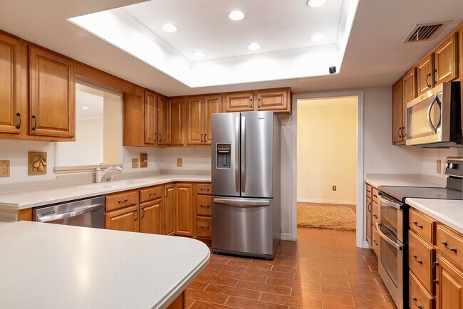 Foto del edificio - Beautiful POOL home in Longwood in LOCATION, LOCATION, LOCATION!