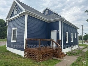 Building Photo - 1834 N 27th St