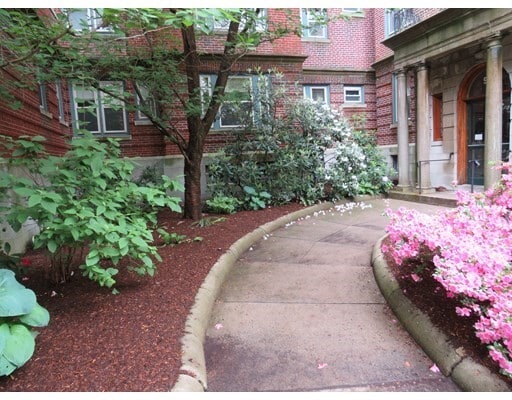 Building Photo - 50 Garden St