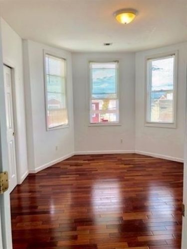 Foto del edificio - 760 Irving Pl