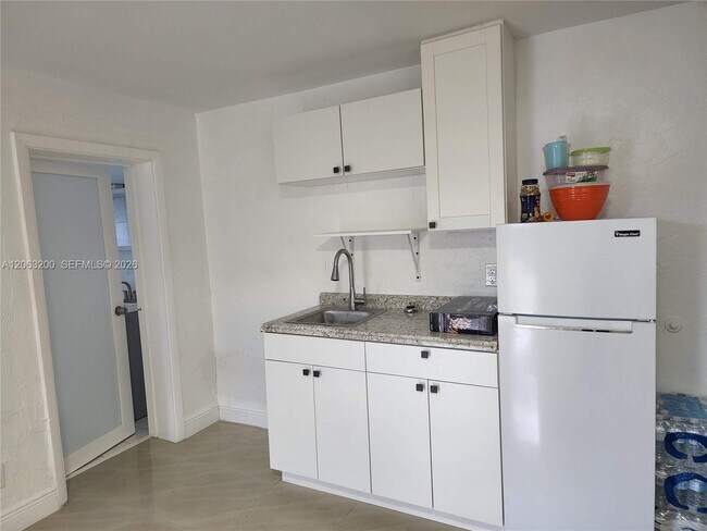 Foto del edificio - 3760 NW 197th St