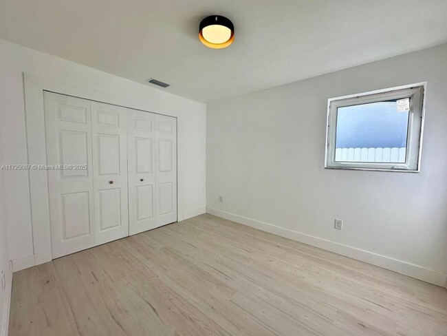 Foto del edificio - 3 bedroom in Hallandale FL 33009