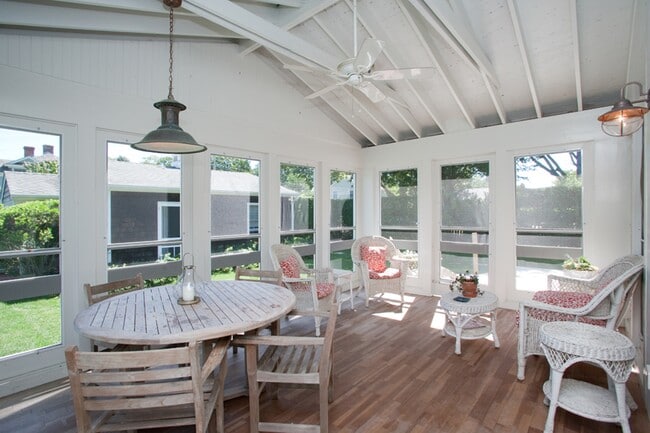 Building Photo - 150 Elm St