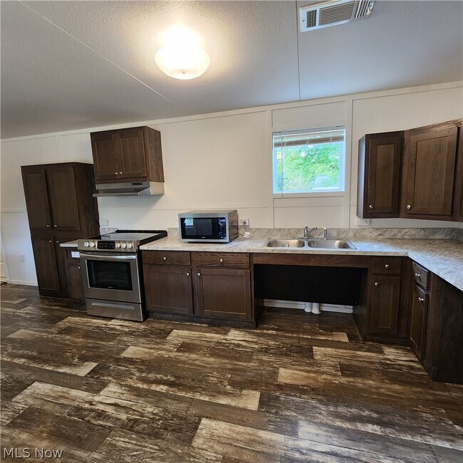 Foto del edificio - 67930 Wintergreen Rd