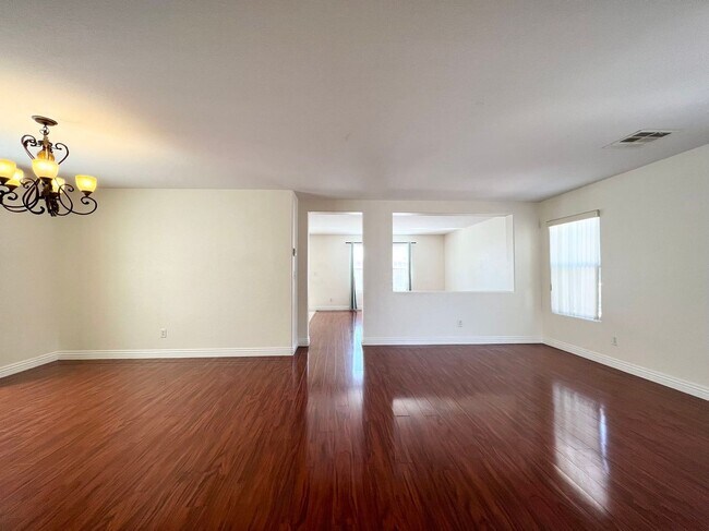 Foto del edificio - 5717 W Dewey Dr