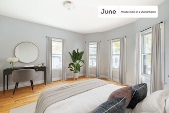 Building Photo - Room in Shared 4 bed/1 bath home