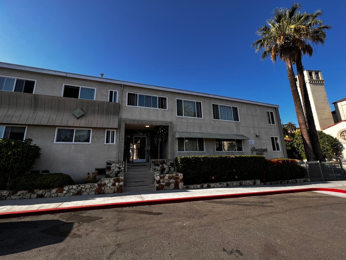 131 Apartments for Rent in Mid City, CA Westside Rentals