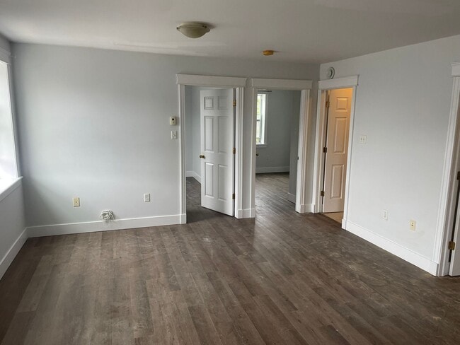 Building Photo - 3191 Robie St