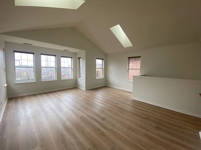 Building Photo - 1111 N Crosby St