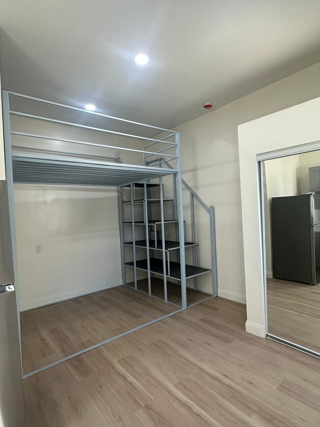 Foto del edificio - 1223 Elden Ave