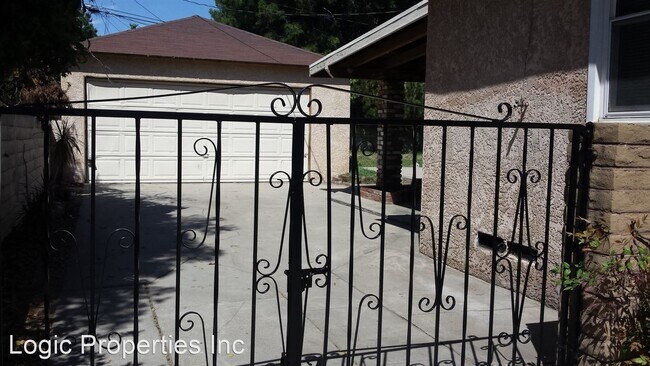 Foto del edificio - 3 br, 1 bath House - 1236 W. 24th Street