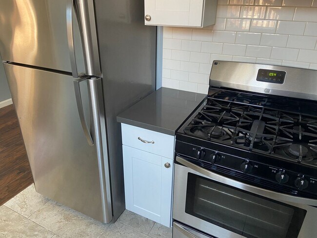 Foto del edificio - Remodeled 2 Bedroom in Kensington! Washer/...