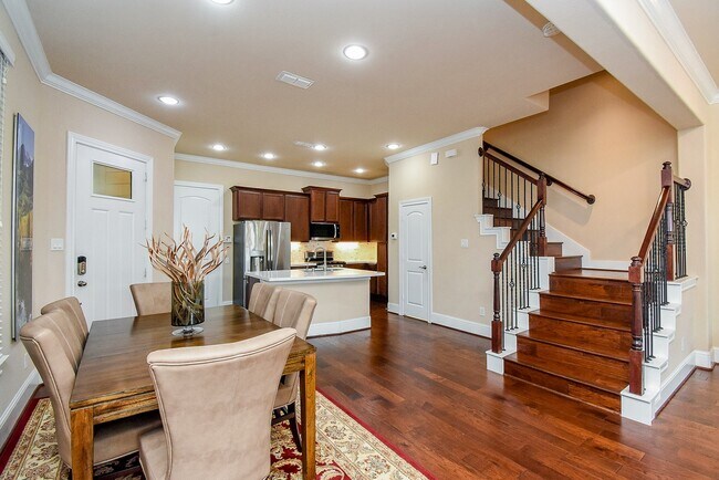 Building Photo - 8413 Water Oak Pass Dr