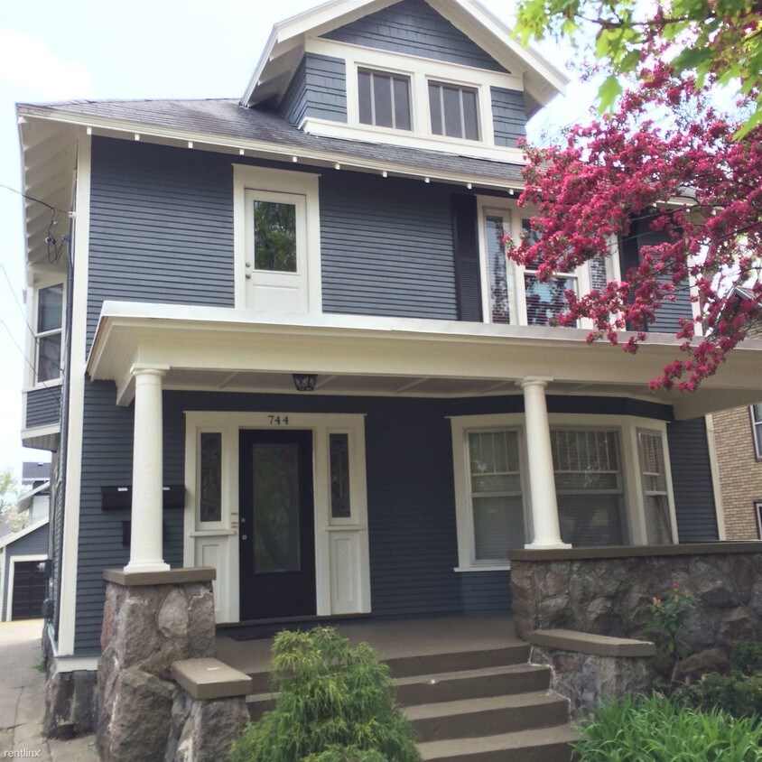 3 br, 1 bath - 744 Fountain St NE Lower - 3 br, 1 bath  - 744 Fountain St NE Lower
