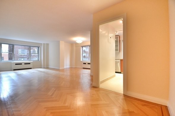 Primary Photo - 42 Park Ave
