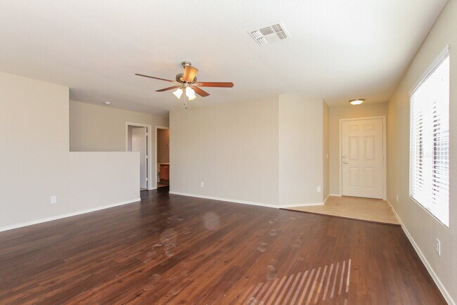 Foto del edificio - 16080 W Jackson St