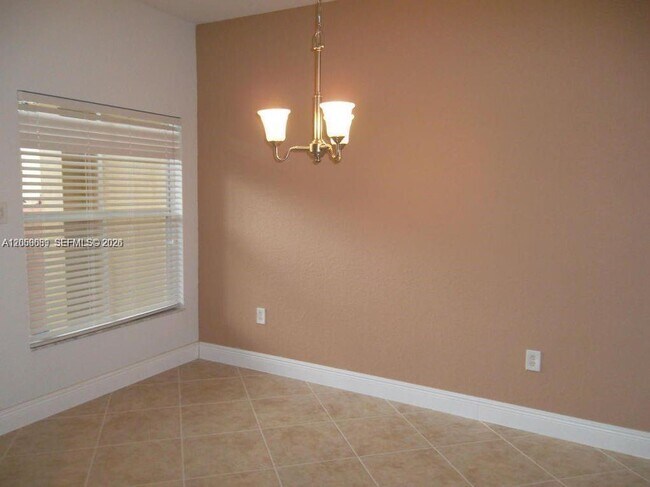 Foto del edificio - 208 Lake Monterey Cir