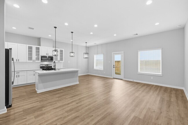 Foto del edificio - 412 Stonework Garden Ln