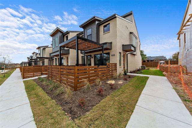 Building Photo - 833 Emerling Dr