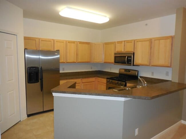 Building Photo - 824 W Summerfield Gln Cir