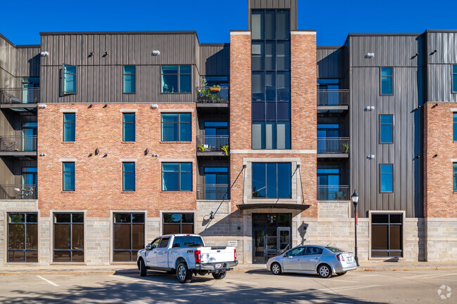 Foto del edificio - The Waukesha Lofts