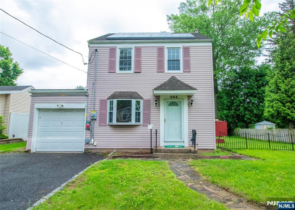 Foto principal - 394 Spring Valley Rd