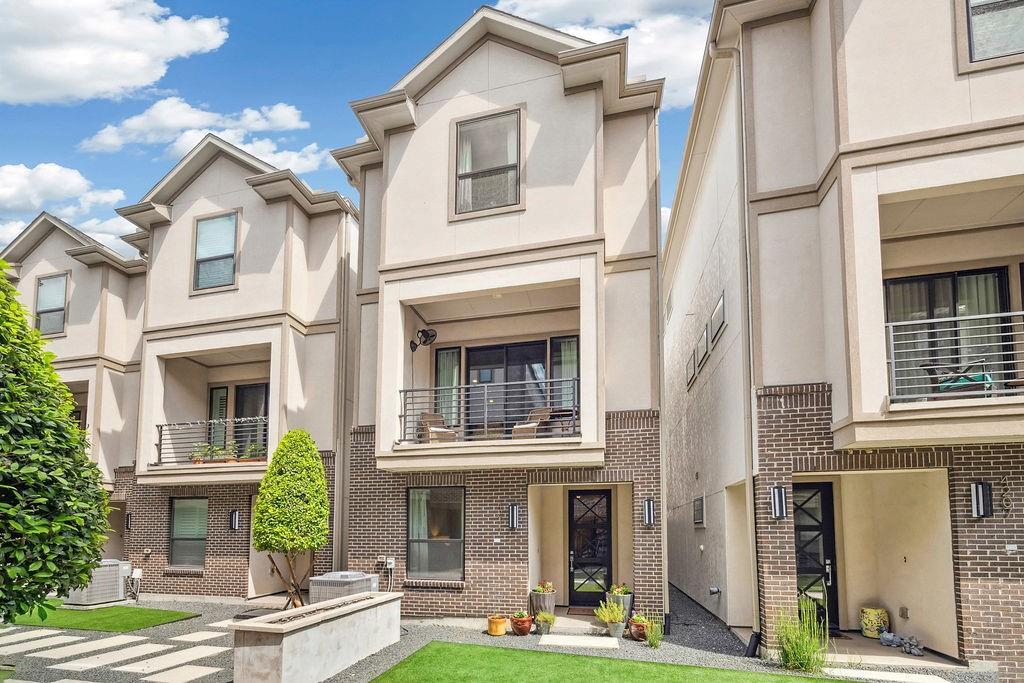 Foto principal - 4211 Allen St