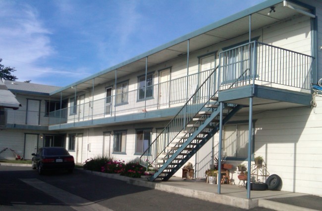 Alternate View - 1869 Atwater Blvd