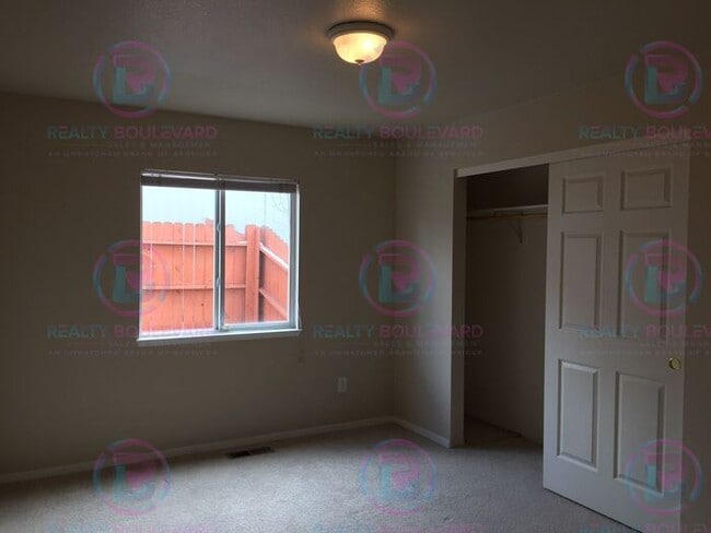 Building Photo - Beautiful 3BR 2 Bath home with RV Parking!!!!!! $1000.00 off Move In!